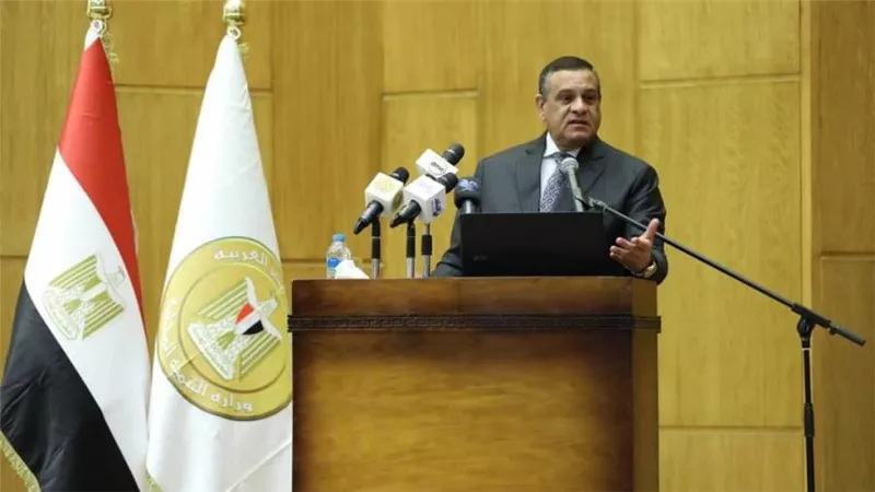 وزير التنمية المحلية يشهد انطلاق برنامج تدريبي مكثف لـ4700 من العاملين بالمحليات لمدة 3 أسابيع بمركز سقارة للتدريب