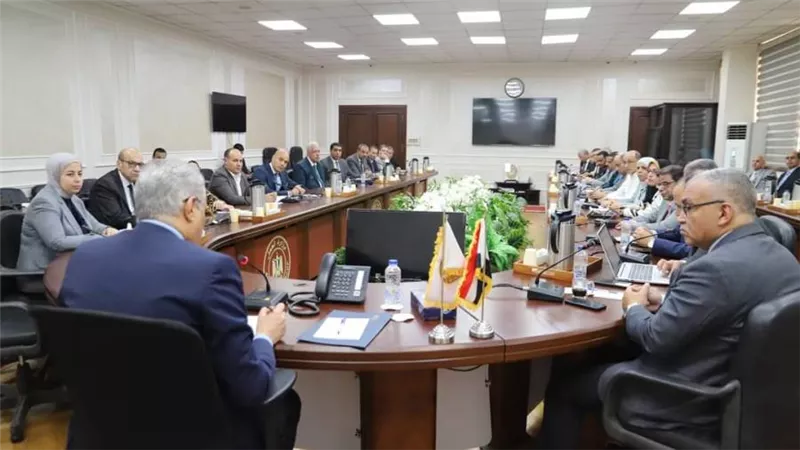  وزير العمل يلتقي مديري مديريات العمل بالمحافظات