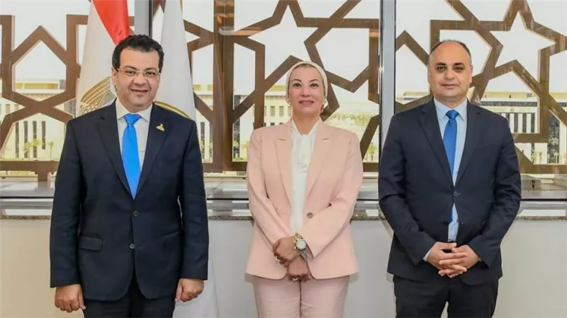 وزيرة البيئة تشهد مراسم توقيع بروتوكول تعاون بين جهاز شئون البيئة ومؤسسة حارتنا المصرية للتنمية المستدامة