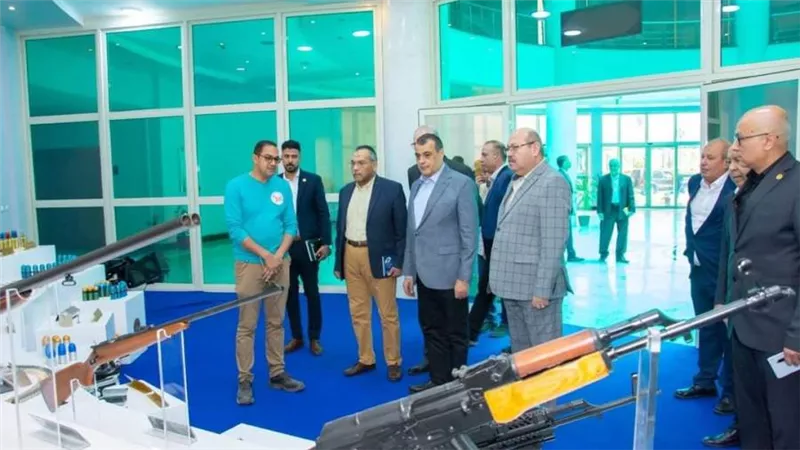 وزير الدولة للإنتاج الحربي في زيارة مفاجئة لشركة أبو زعبل للصناعات المتخصصة