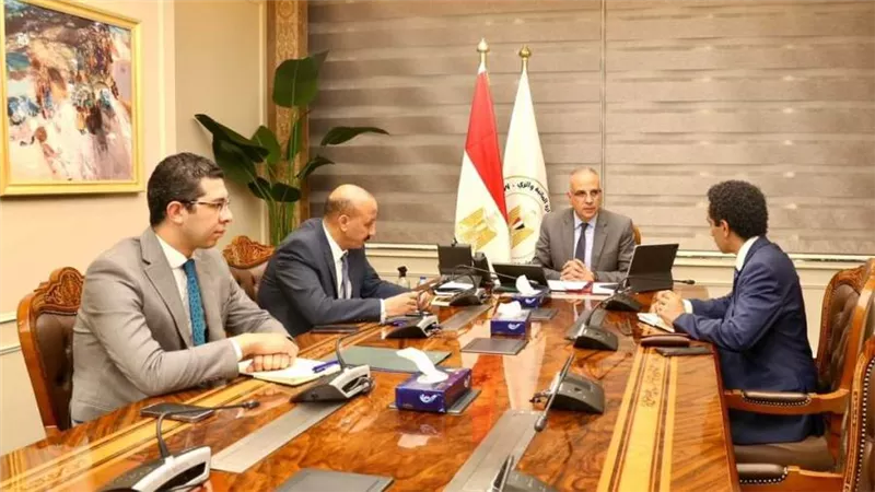 وزير الري يلتقي المدير التنفيذي للشبكة الإسلامية لتنمية وإدارة مصادر المياه التابعة لمنظمة التعاون الإسلامي 