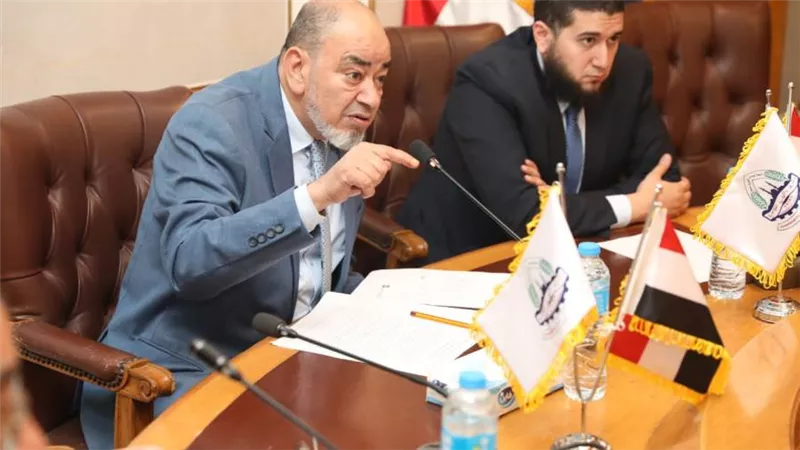 رئيس الشعبة العامة للمستلزمات الطبية بغرفة القاهرة: رفع الحد الأدنى للأجور بالقطاع الخاص يضاعف الأعباء على المجتمع الصناعي والتجاري