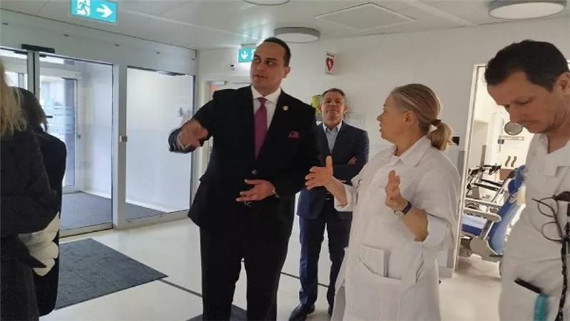 الرئيس التنفيذي للاتحاد الدولي للمستشفيات يستقبل رئيس هيئة الرعاية الصحية في زيارة لأكبر مستشفيات سويسرا (صور)