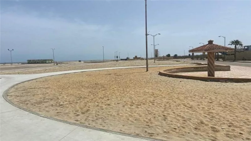 مدينة دمياط الجديدة تستعد لاستقبال الصيف بتطوير الشاطئ العام ورفع كفاءة المحاور الرئيسية (صور)
