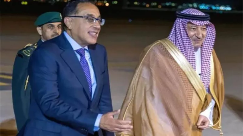 رئيس الوزراء يصل الرياض للمشاركة في الاجتماع الخاص للمنتدى الاقتصادي العالمي