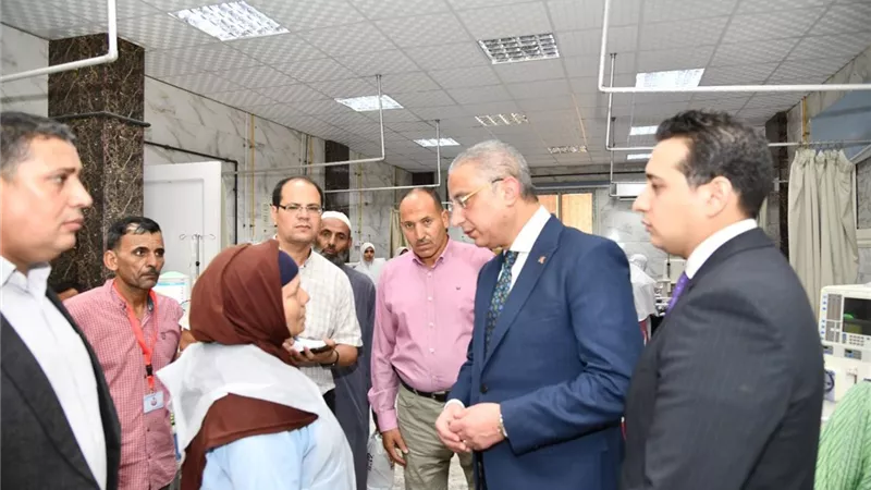 محافظ الفيوم يفاجئ مستشفى سنورس المركزي بالزيارة للتأكد من انتظام العمل 
