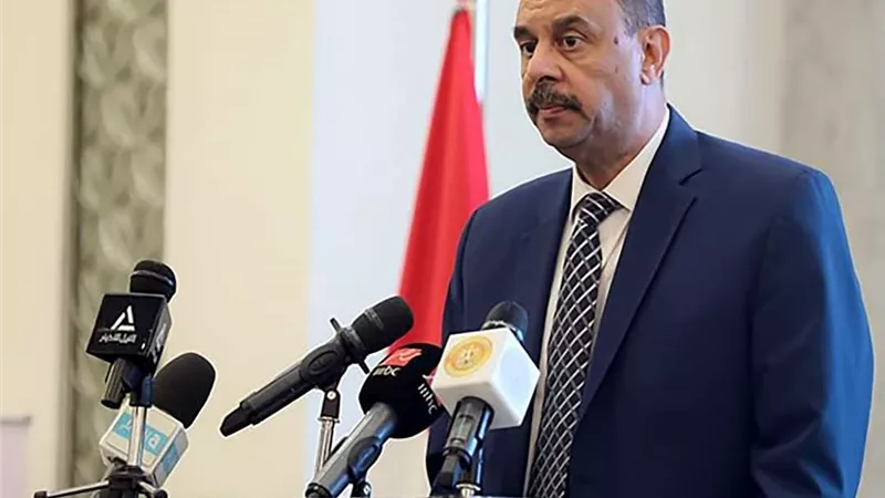 محافظ سوهاج يحيل بعض مخالفات البناء بطما إلى النيابة العسكرية