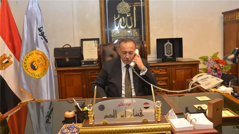 محافظ أسيوط: رصف طريق أولاد إلياس - كوم أبو حجر بمركز صدفا