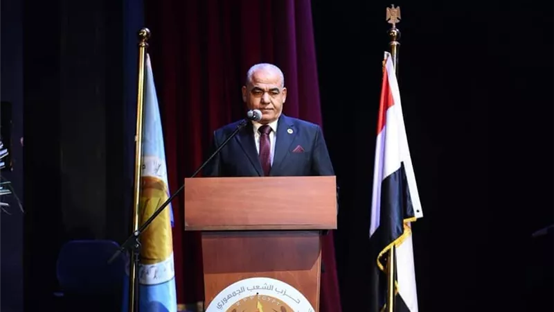 أمين الشعب الجمهوري بالجيزة يكرم أوائل الثانوية 