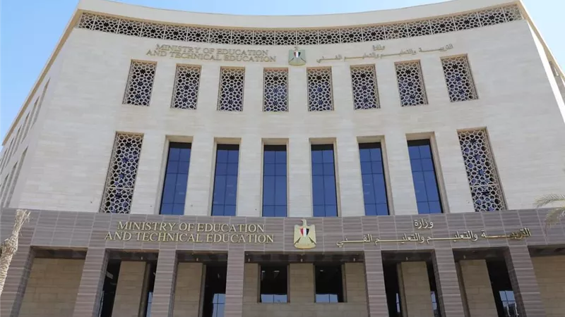 بحد أدنى 225 درجة.. محافظ البحيرة تعتمد تنسيق القبول للمرحلة الثالثة والأخيرة بالثانوي العام 