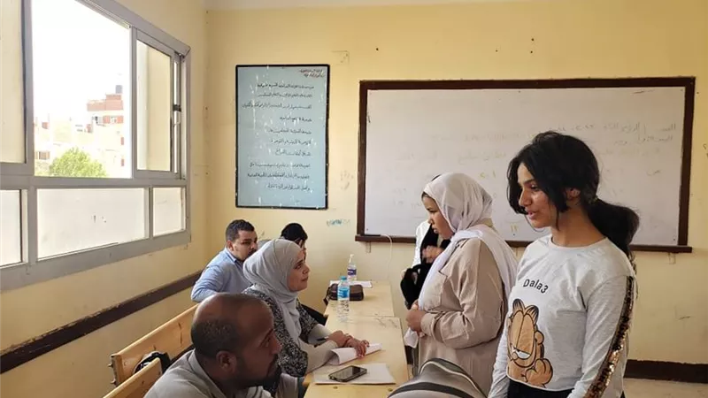 بدء المقابلات الشخصية للطلاب المتقدمين للالتحاق بالتعليم المزدوج بالبحر الأحمر