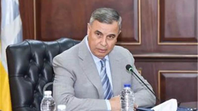 محافظ الإسكندرية يوجه بتكثيف الحملات الرقابية على المحلات والأسواق
