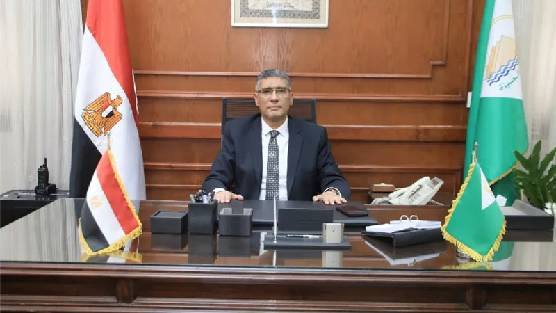 محافظ الجيزة يطالب رؤساء الأحياء والمراكز والمدن بتعزيز آليات التواصل مع المواطنين