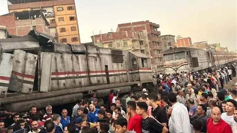 النيابة العامة تأمر بتشكيل لجنتين في واقعة تصادم قطارين بمدينة الزقازيق