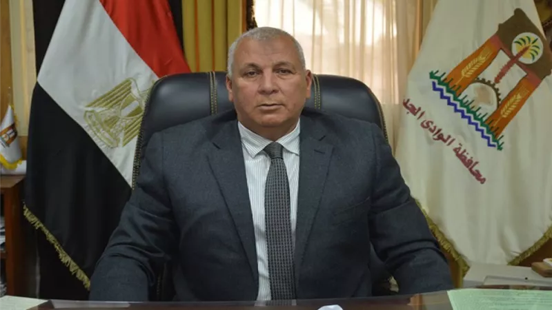 بالأسماء.. محافظ الوادي الجديد يعتمد حركة تنقلات وتغييرات بين رؤساء الوحدات القروية بالخارجة