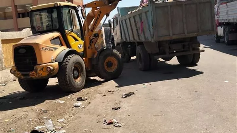 رفع 165 طن قمامة ومخلفات خلال حملات النظافة بحي غرب سوهاج