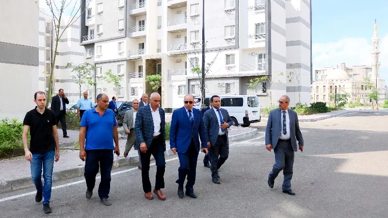 رئيس جامعة المنصورة الأهلية يتفقد مركز الرعاية الأولية