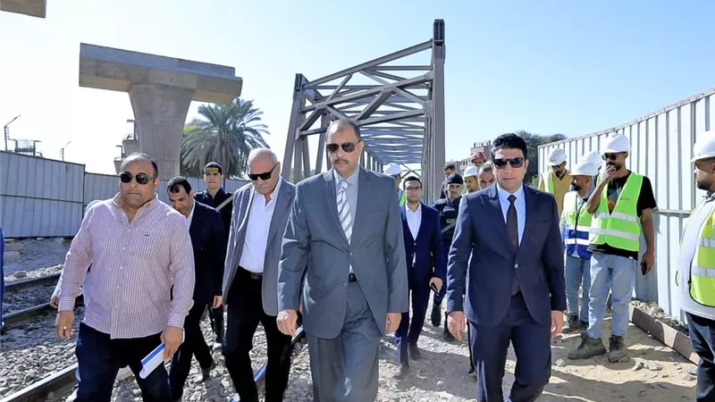 محافظ سوهاج يتفقد أعمال إنشاء كوبري أعلى مزلقان الروافع قبلي