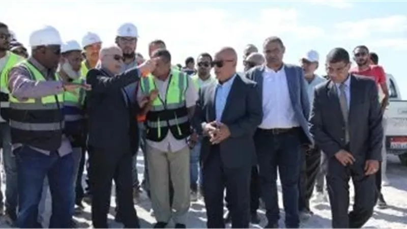 نائب وزير النقل يتفقد المشروعات الاستثمارية بميناء الإسكندرية