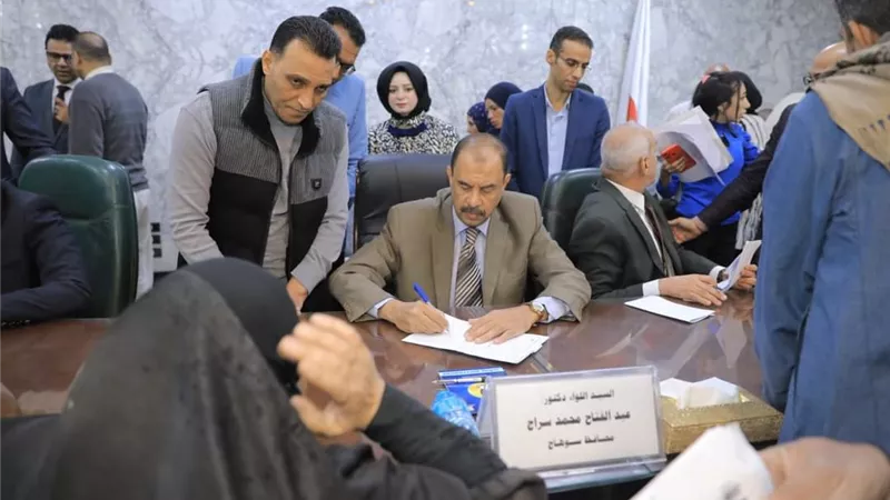 409 مواطنا يعرضون مطالبهم وشكواهم على محافظ سوهاج خلال اللقاء الجماهيري