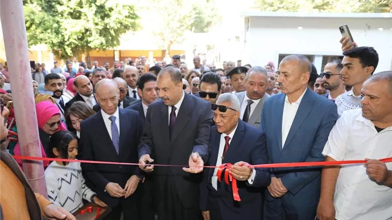 محافظ سوهاج يفتتح مستشفى 