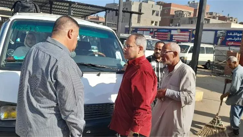 حملات على مواقف السيارات بالدقهلية للتأكد من الالتزام بالتعريفة