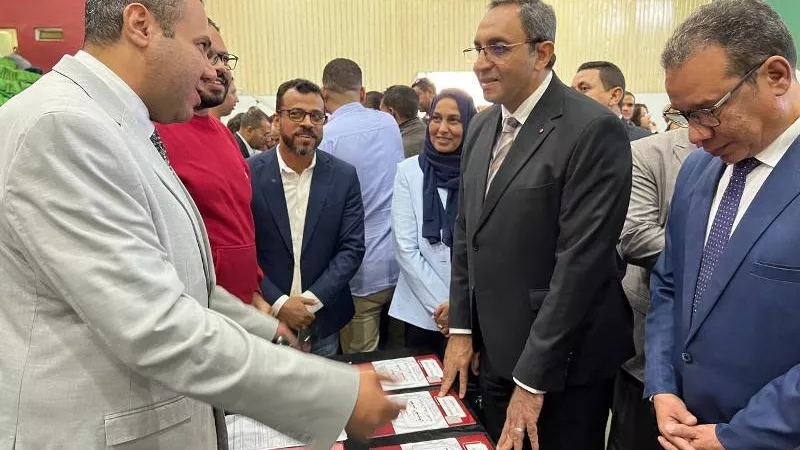 محافظ قنا يفتتح فعاليات الملتقى التوظيفي بالصالة المغطاة
