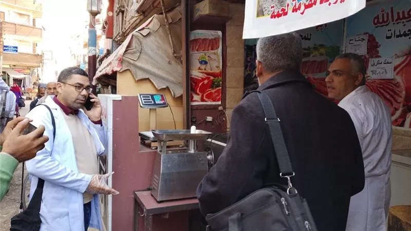 ضبط مخالفات تموينية متنوعة خلال حملات على الأسواق والمخابز بسوهاج
