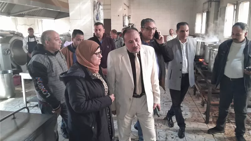 نائب رئيس جامعة الأزهر يتفقد مطبخ المدينة الجامعية للطلاب بأسيوط