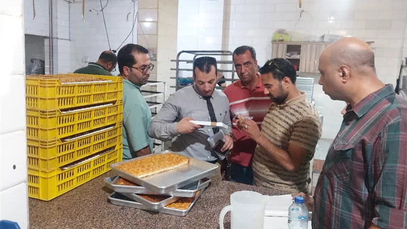 ضبط مواد غذائية منتهية الصلاحية في حملات تفتيشية بسوهاج