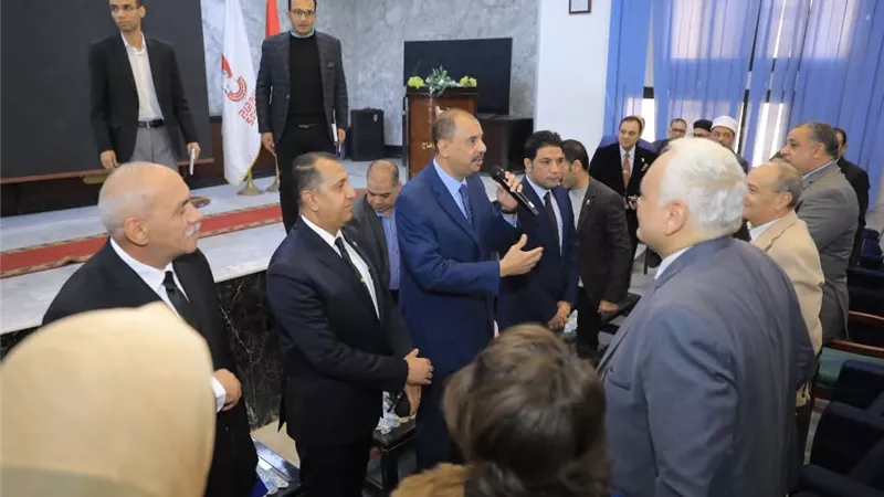 رئيس هيئة الرقابة الإدارية بسوهاج يدير ندوة للتوعية حول مكافحة الفساد