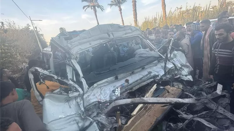 أسماء ضحايا حادث ميكروباص القوصية بأسيوط بعد مصرع 13 شخصا وإصابة 2 آخرين