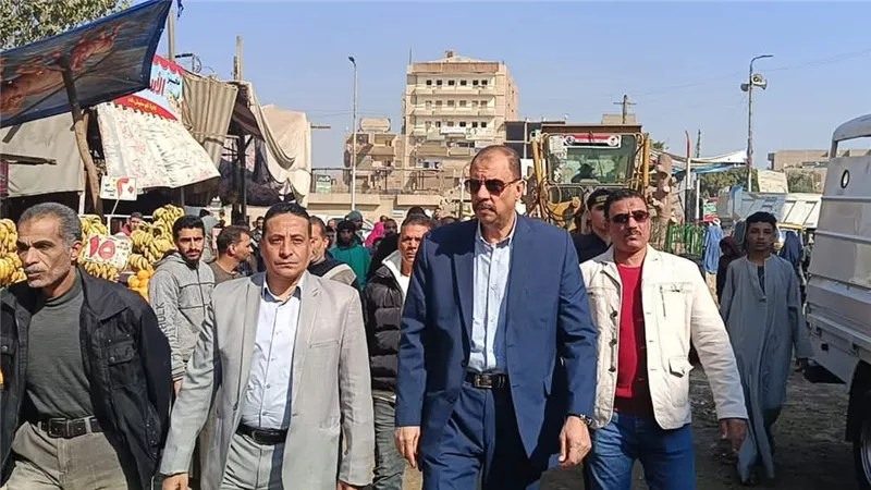 محافظ سوهاج يتابع مستوى الخدمات المقدمة للمواطنين بمدينة ساقلتة والصوامعة شرق