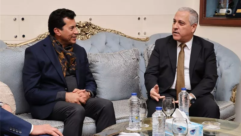 لبحث أوجه التعاون المشترك.. وزير الشباب والرياضة يلتقي رئيس الهيئة الوطنية للصحافة