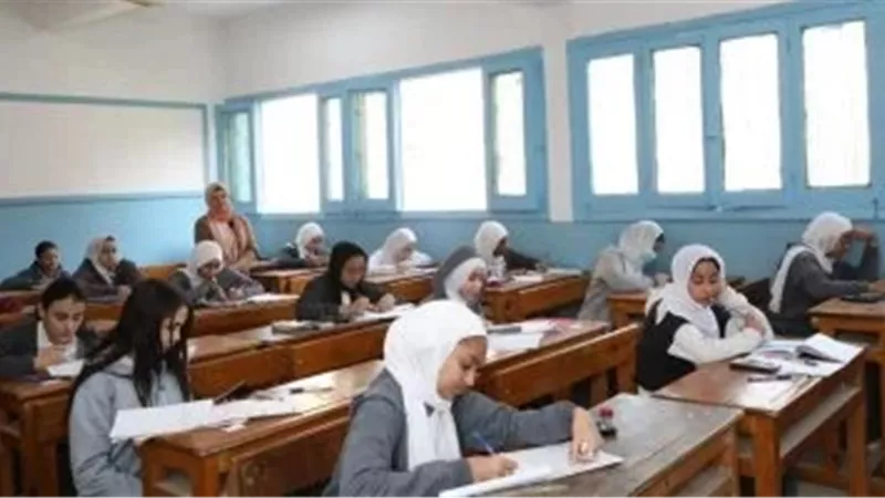 جروبات الغش تنشر أسئلة امتحان العربى للشهادة الإعدادية بالإسكندرية