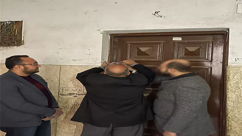 صحة سوهاج: ضبط طالب ينتحل صفة طبيب جلدية داخل عيادة غير مرخصة بمدينة جرجا