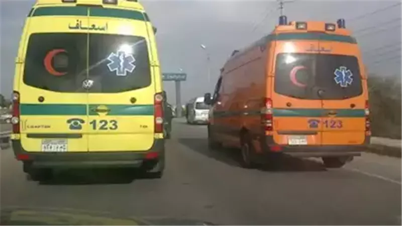 مصرع عامل وإصابة والده وشقيقه فى حادث تصادم دراجتين بخاريتين بسوهاج