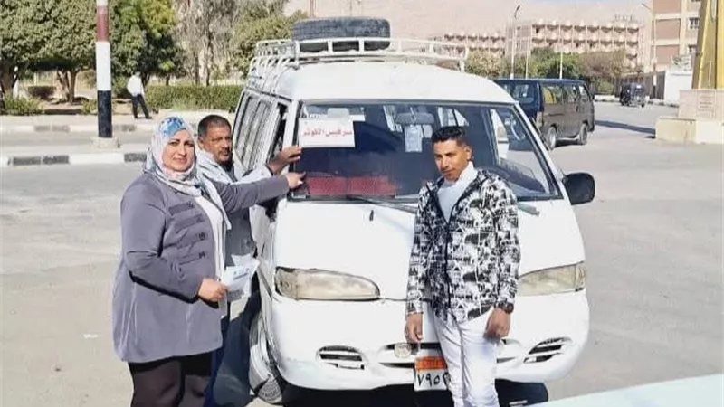 محافظ سوهاج: تشغيل 3 خطوط سرفيس داخلية بحي الكوثر لخدمة المواطنين