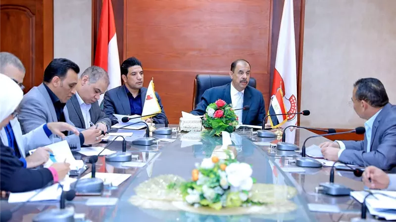 محافظ سوهاج يعقد اجتماع مع رؤساء الوحدات المحلية بـ3 مراكز لمناقشة الملفات الهامة
