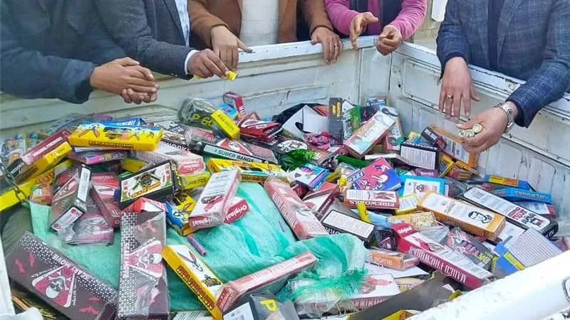 الوحدات المحلية بسوهاج تواصل حملاتها للقضاء على ظاهرة انتشار الألعاب النارية 
