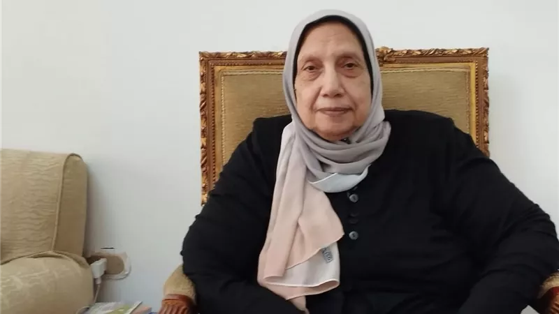 الحاجة فريال بعد فوزها بلقب الأم المثالية بالإسكندرية.. أبنى الشهيد شرفنى ورفع راسى