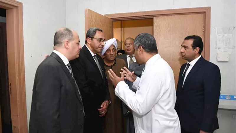 محافظ قنا يفتتح وحدة العناية المركزة بمستشفى قفط التخصصي