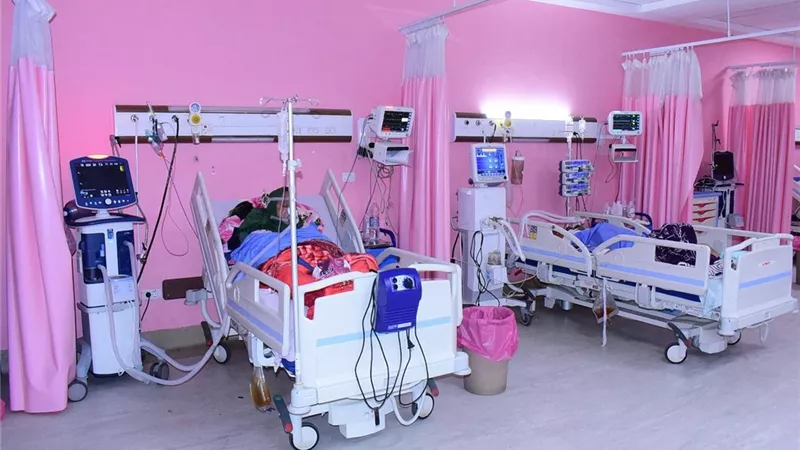 مستشفى الطوارىء بجامعة سوهاج تستقبل 1302 حالة خلال إجازة عيد الفطر