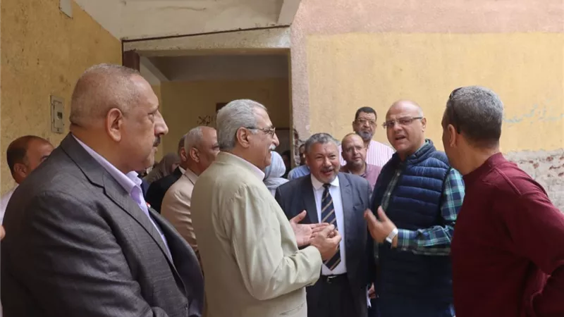 محافظ القليوبية يُتابع إنتظام العملية التعليمية بمدارس كفر شكر