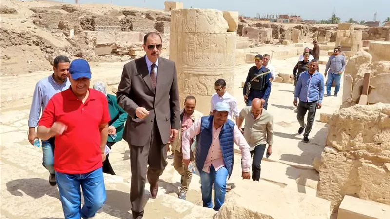 محافظ سوهاج في زيارة للمناطق الأثرية بأتريبس والهجارسة