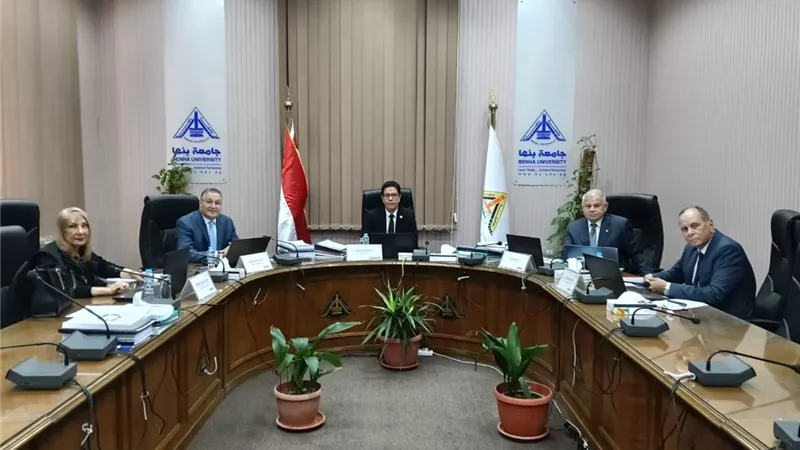 رئيس جامعة بنها يترأس لجنة اختيار عميد كلية الهندسة بشبرا