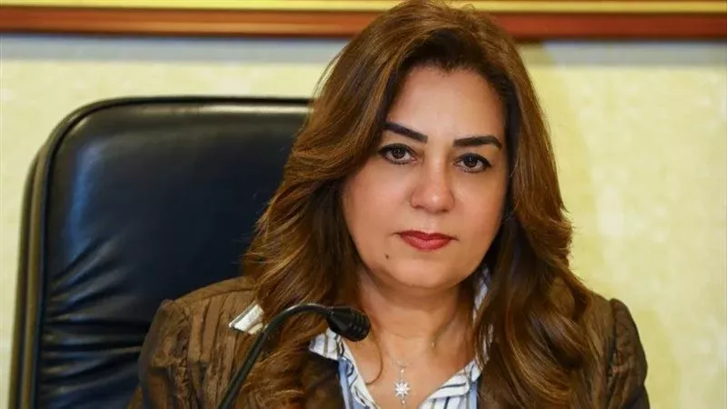 وزيرة التنمية المحلية تقيل سكرتير عام محافظة سوهاج بعد المشادة مع نائب المحافظ