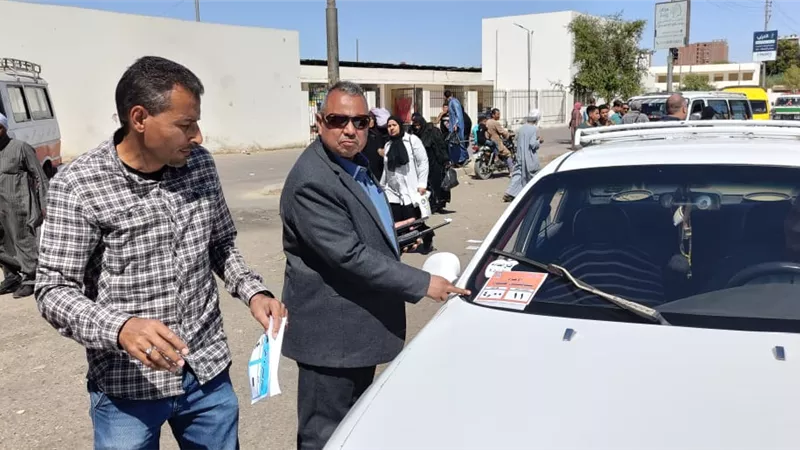 محافظ قنا يتابع جولات رؤساء المراكز لتطبيق التعريفة الجديدة لسيارات الأجرة