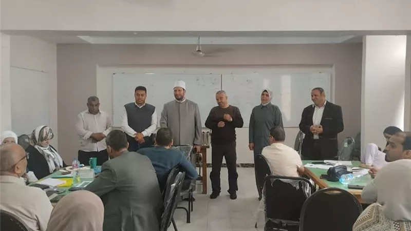 رئيس منطقة الإسكندرية الأزهرية يتابع برامج تدريب رفع كفاءة القيادات