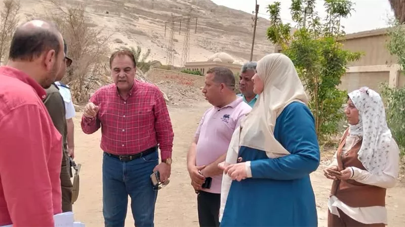 سكرتير عام سوهاج يعاين الموقع المقترح لإنشاء محطة معالجة توسعات الصرف الصحي